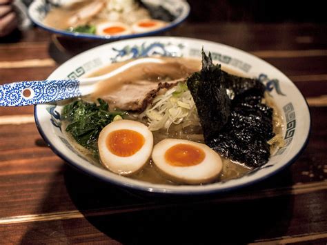 横浜 和食 リーズナブル - 横浜の和食文化とリーズナブルな価格の秘密